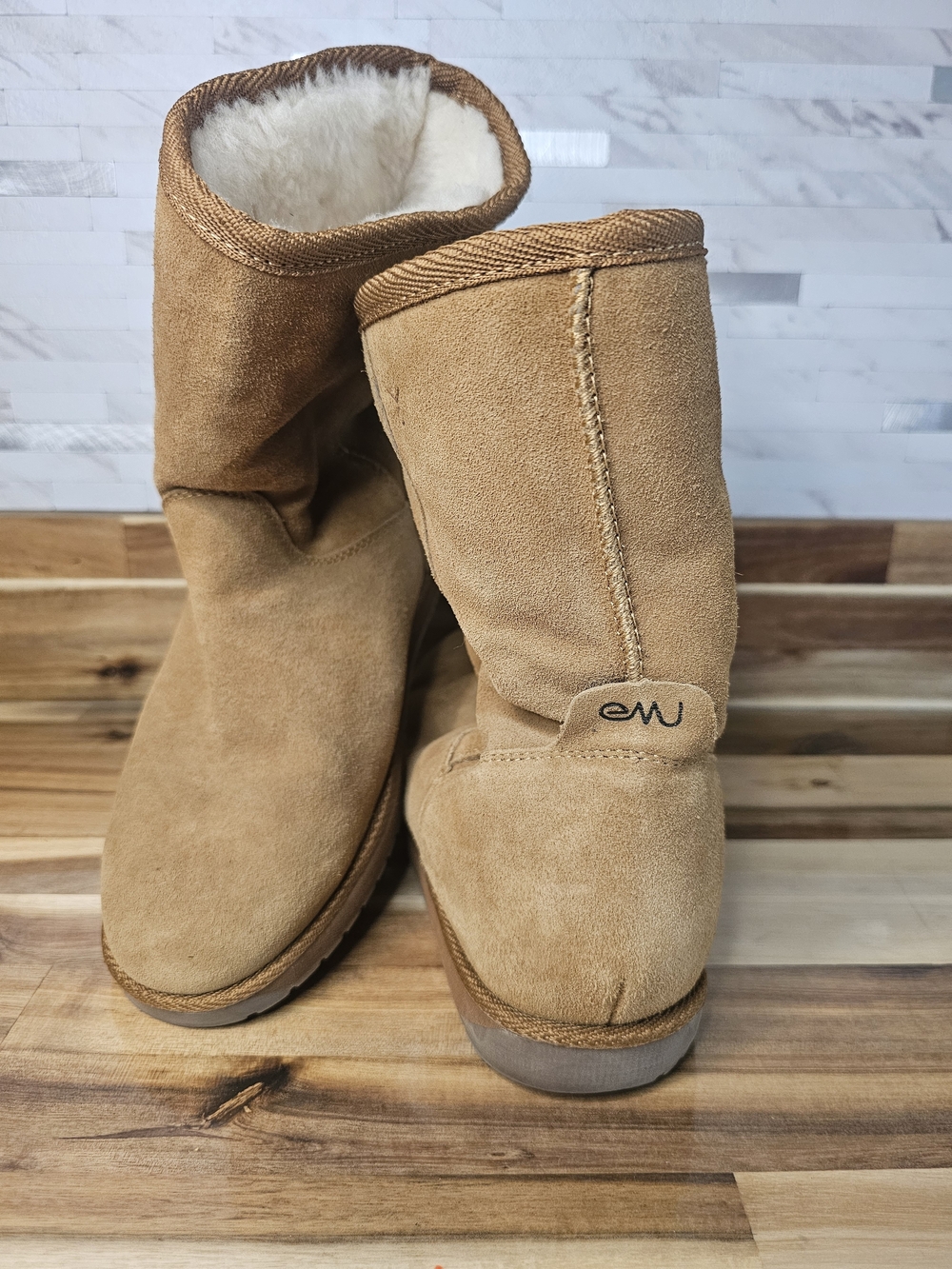 Emu Chestnut/Tan Suede Shearling Boots S27